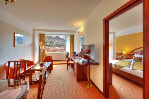 Hotel Aro Palace
